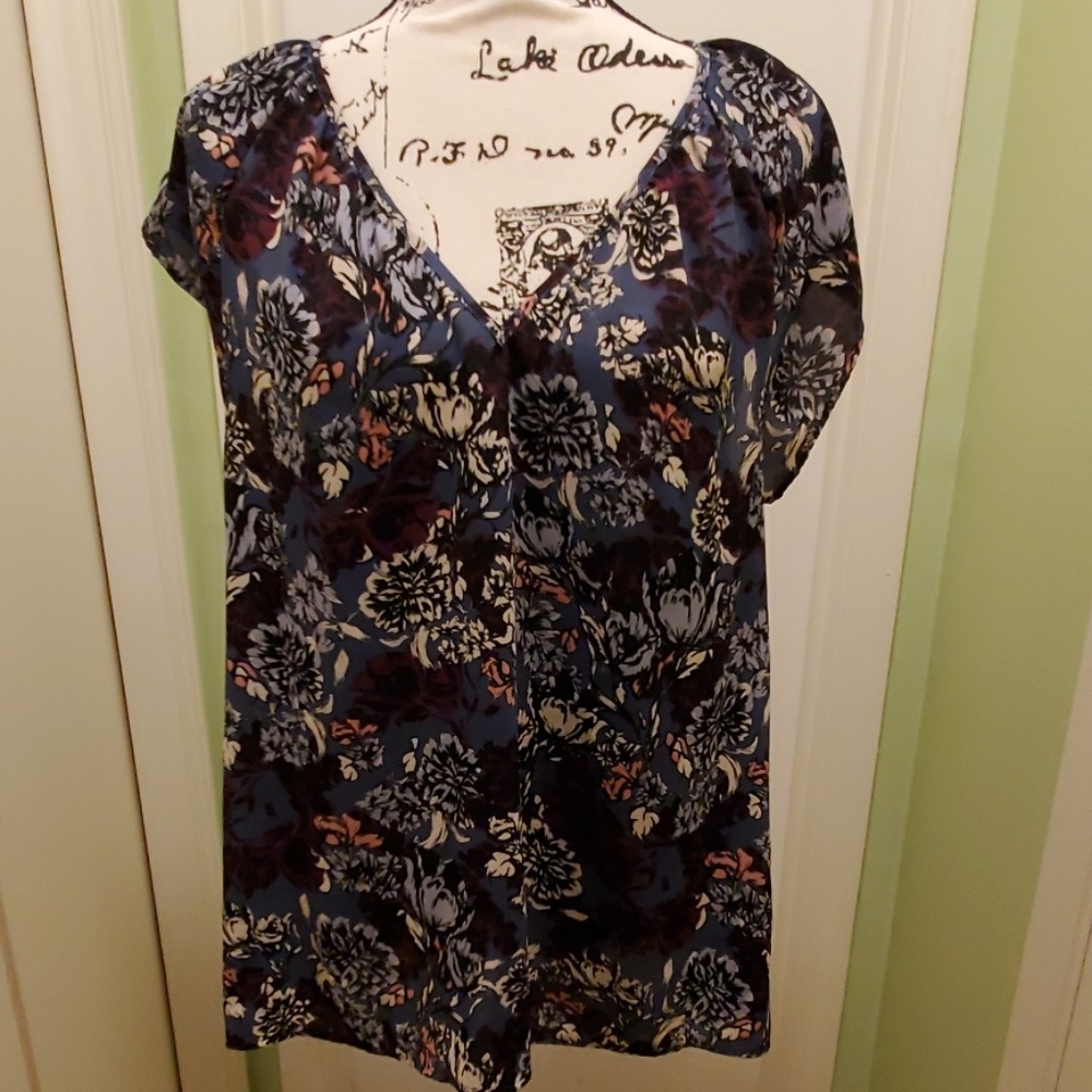 14th & Union V-neck Floral Print Top